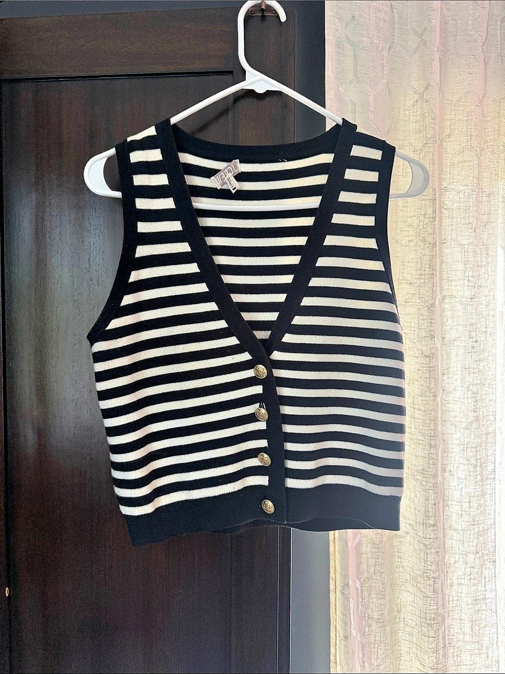 WDIRARA Women's Striped Button Down Sweater Vest Striped Button-Front V-Neck